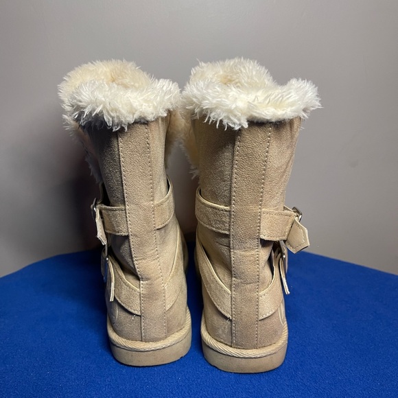Airwalk Beige Boots - Picture 3 of 8